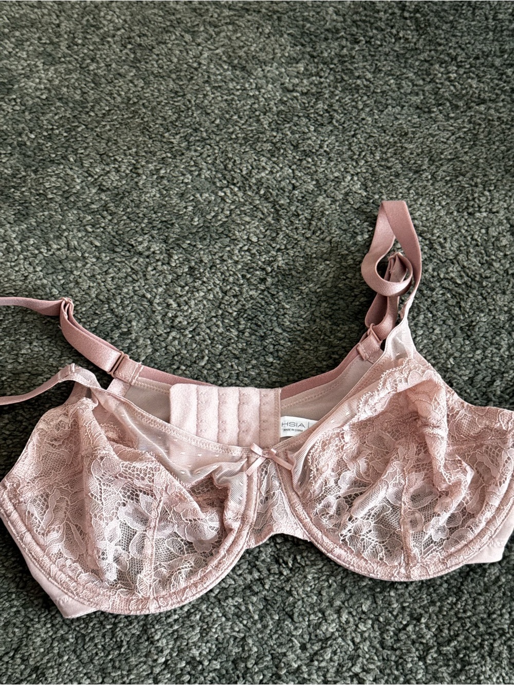 HSIA minimizer lace bra - never worn